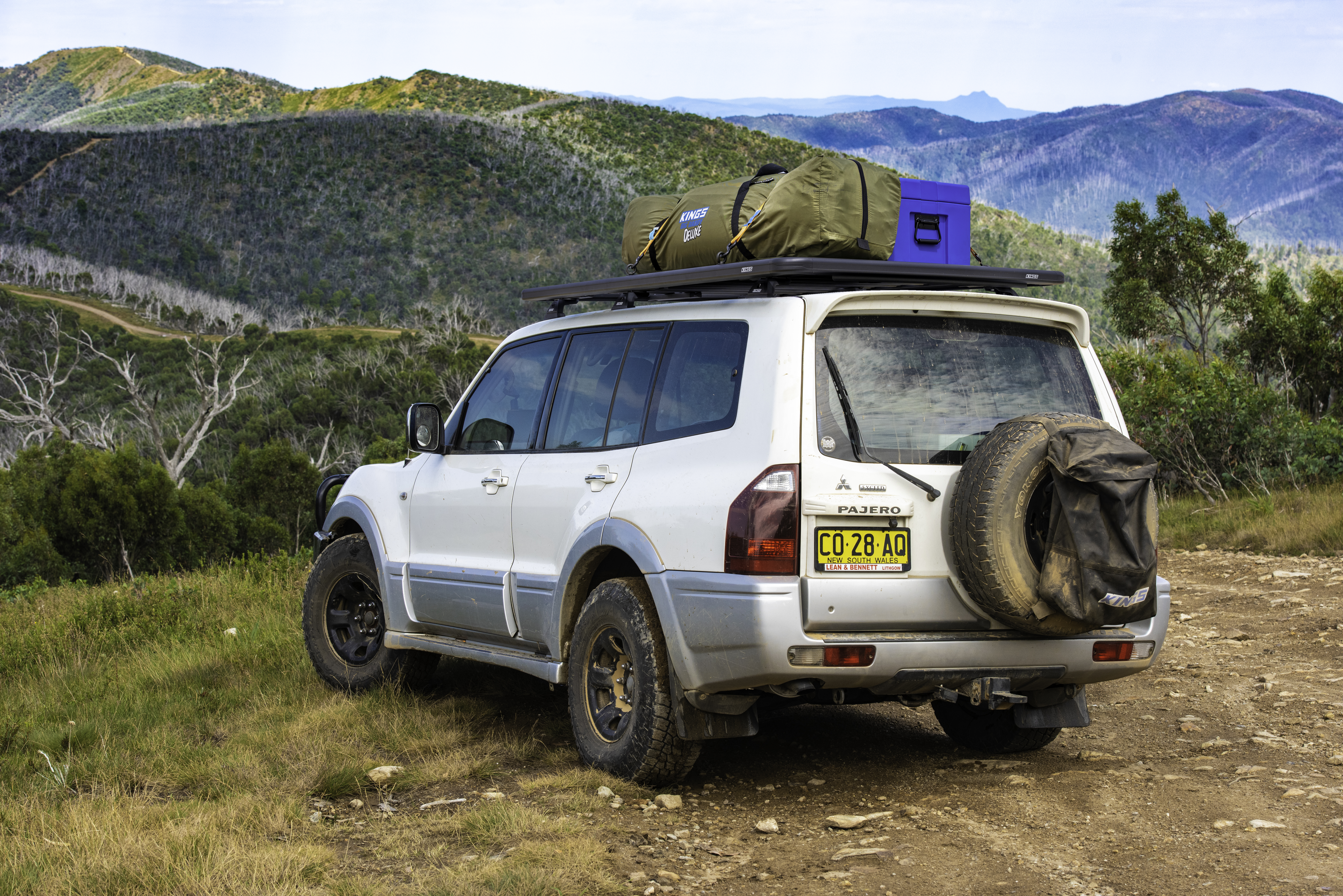 How to choose the perfect off road Driving lights - image 201103-Aluminium-Roofracks-Pajero-Photoshopped-4 on https://news.emgcloud.net/news