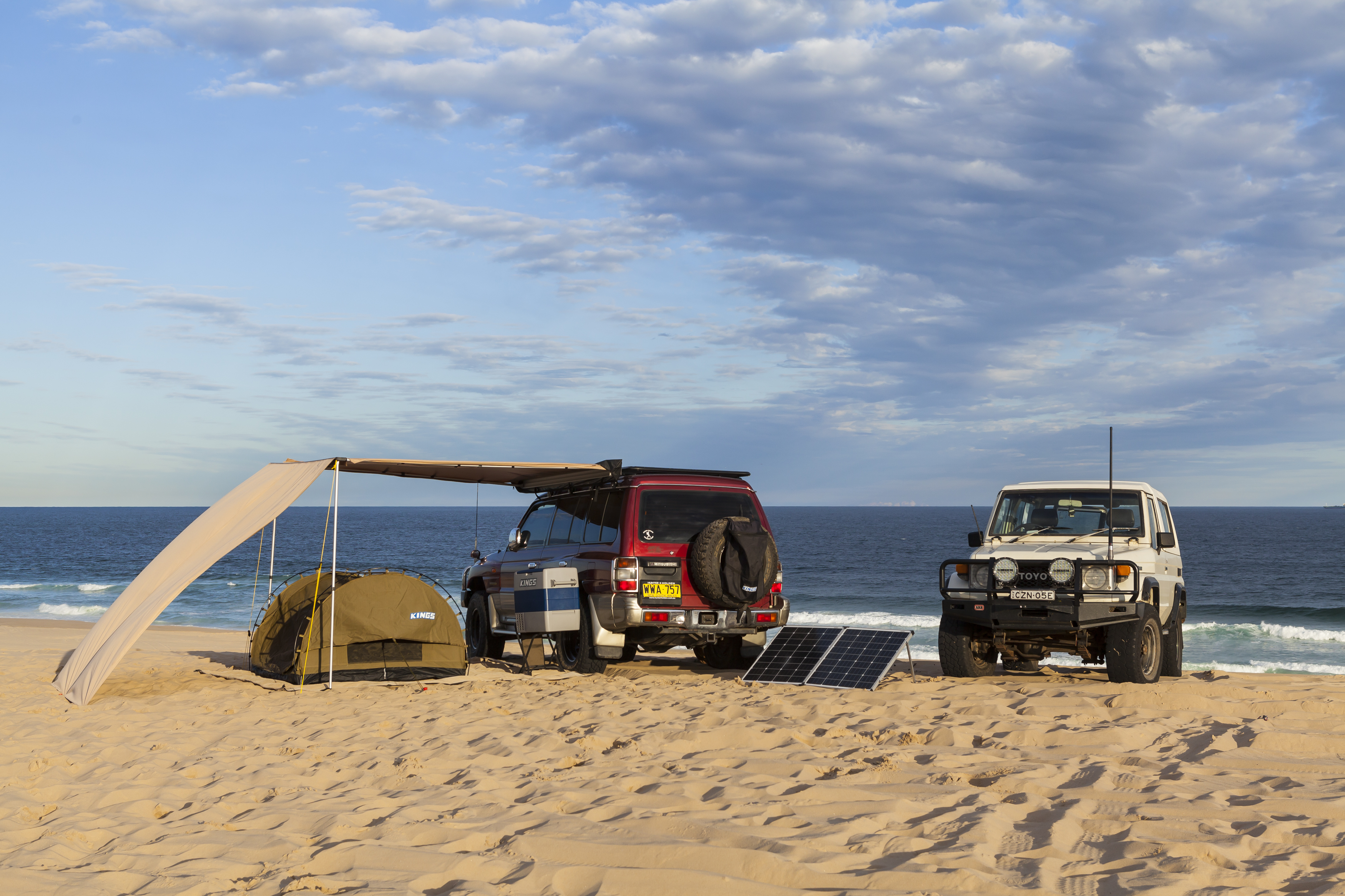 A guide to outdoor portable shelter - image 161017-Beach-camping-set-ups-8-of-21-1 on https://news.emgcloud.net/news